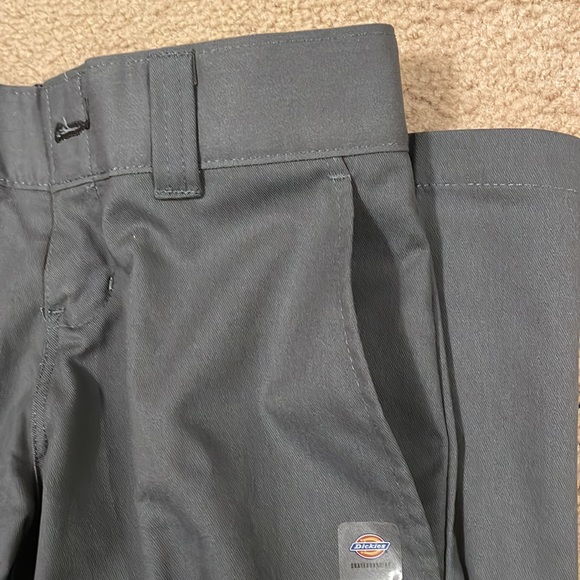 Dickies Skateboarding signature interior red detailing. - Picture 7 of 11